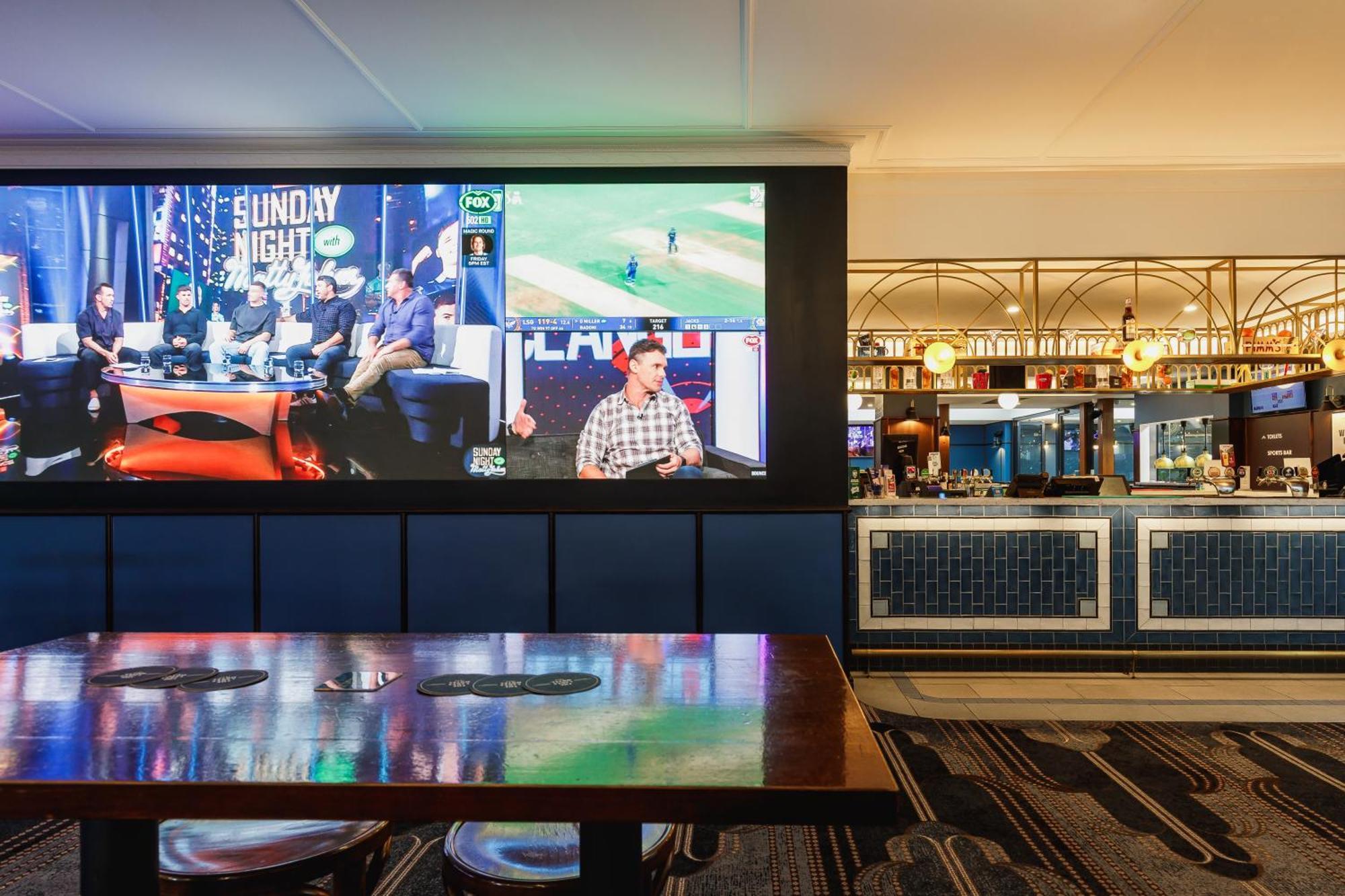 Hotel The Lakes Hotel, Rosebery Sydney