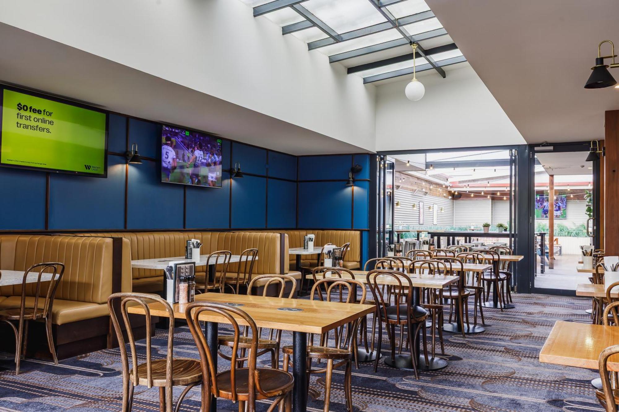 The Lakes Hotel, Rosebery Hotel Sydney