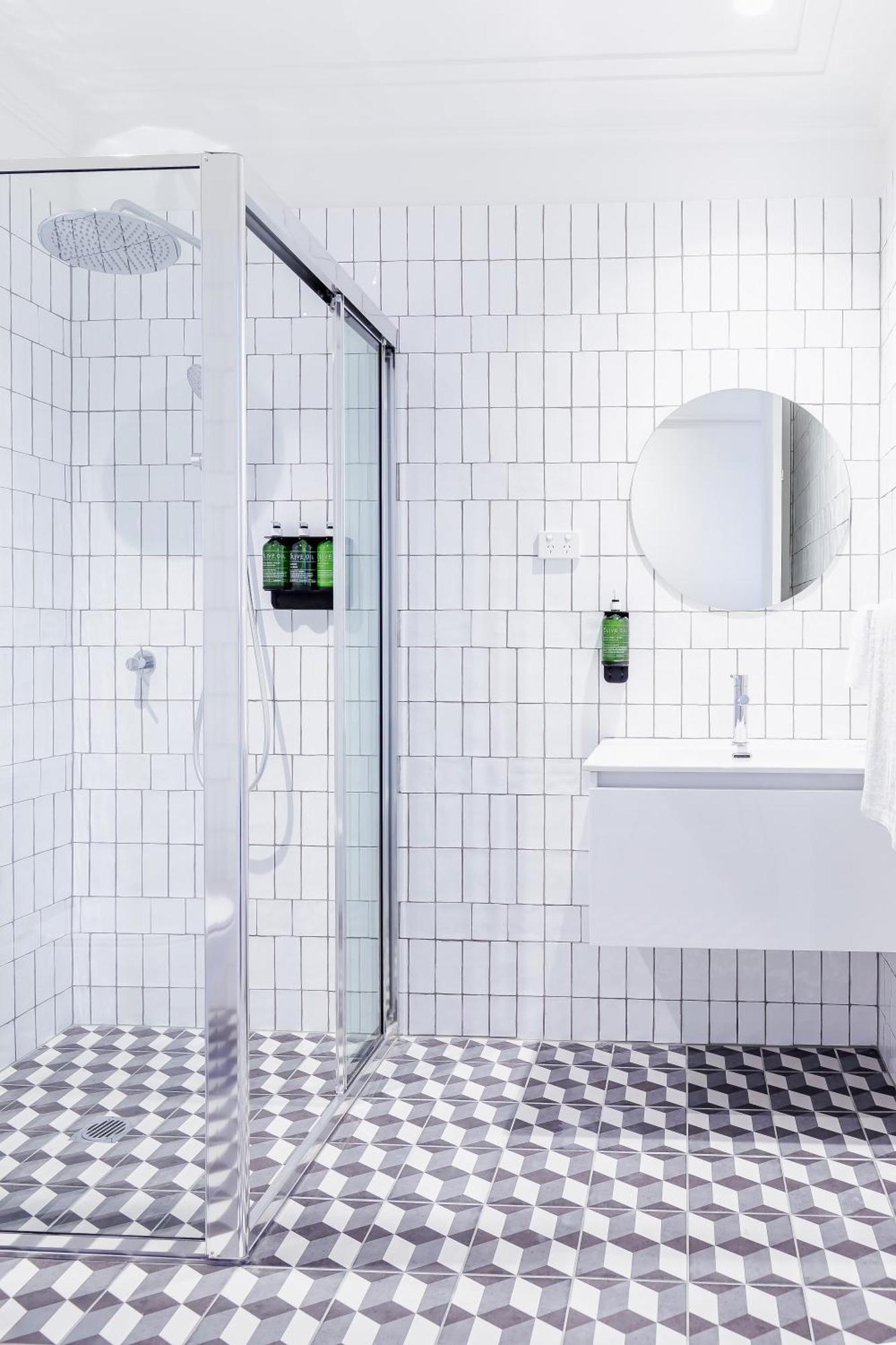 The Lakes Hotel, Rosebery 4* Sydney